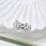 Malé kruhové náušnice s motivem tlapky – náušnice Huggie pro ženy